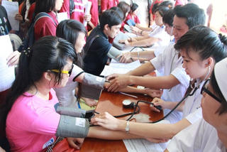 500 sinh viên tham gia hiến máu cứu người