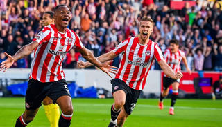 Liverpool bị tân binh Brentford cầm hòa trong trận cầu 6 bàn thắng