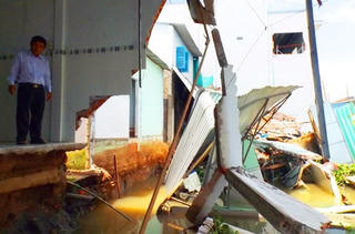 29 căn nhà rạn nứt, đổ sụp trong đêm