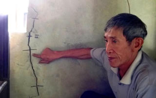 Nhà máy nước làm nứt nhà dân