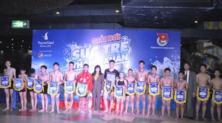 Hàng trăm học sinh “nóng” cùng giải bơi tại Vinpearl Land Royal City