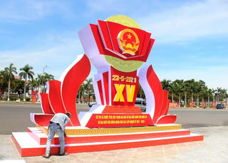 Tam Kỳ (Quảng Nam) 'khoác áo mới' đón chào Ngày hội toàn dân