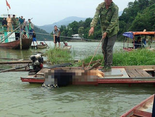 Một người chết bất thường trên chiếc thuyền trôi tự do