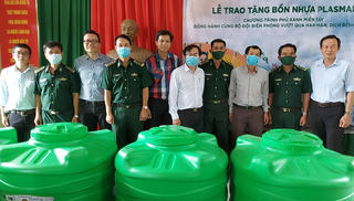 Ấm tình quân dân nơi tuyến đầu chống dịch