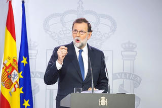 Tây Ban Nha giải tán chính quyền Catalonia