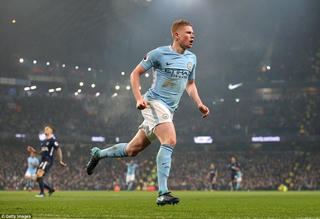 Man City nối dài kỷ lục bằng chiến thắng hủy diệt Tottenham