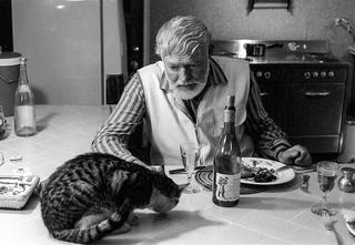 Văn hào Ernet Hemingway: Sóng gió cuộc đời