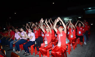 Đêm Gala “Giọt hồng chung sức vì biển đảo thân yêu”