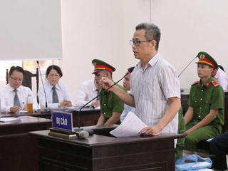Cựu Bí thư Thị ủy Bến Cát phủ nhận 'bắt tay' hưởng lợi từ tài sản thế chấp