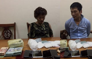 Nổ súng bắn thủng lốp ô tô kẻ buôn ma túy