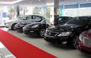 Thuế vừa giảm, xe nhập ùn ùn đổ về Việt Nam