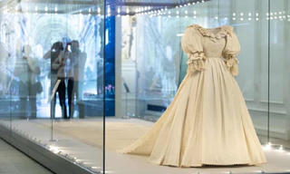 Váy cưới của Công nương Diana được trưng bày tại Cung điện Kensington