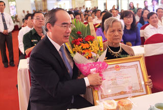 Trân trọng dành những tình cảm thiêng liêng nhất đến các Mẹ Việt Nam Anh hùng