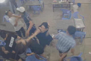 Mời bia không uống, liền đánh người nhập viện