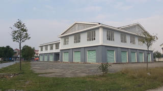 Hoang phí những chợ chưa một lần họp