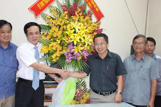 Phó Chủ tịch UBTƯMTTQ Việt Nam Lê Bá Trình thăm Ban Đại diện Báo Đại Đoàn Kết tại TP.Hồ Chí Minh