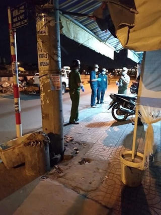 Nghi vợ cặp bồ khi giãn cách XH, chồng đâm chết cả 2 người