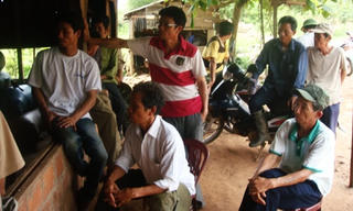 Bị 'ăn chặn' phân bón: Người dân bức xúc