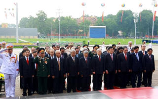 Lãnh đạo Đảng, Nhà nước, MTTQ Việt Nam viếng Chủ tịch Hồ Chí Minh và các anh hùng, liệt sĩ