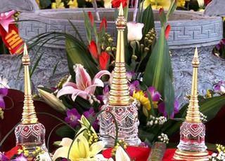 Hà Nội:  Đón rước 100 bảo tháp Ngọc xá lợi Phật