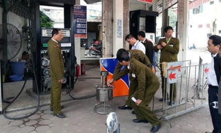 Hà Nội: Phát hiện 2 cây xăng gắn chíp gian lận