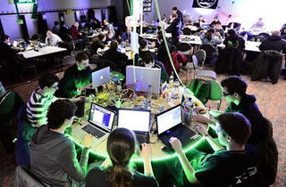 Bộ Quốc phòng Mỹ tuyển dụng tin tặc để tấn công Lầu Năm Góc