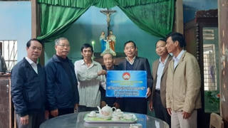 Hỗ trợ nhà Đại đoàn kết cho gia đình giáo dân