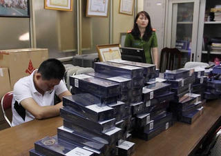 Vận chuyển 7.500 bao thuốc lá 555 lậu