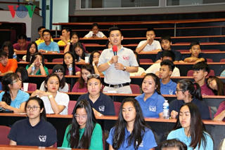 Sôi nổi thảo luận các vấn đề thiết thực với người Việt trẻ ở châu Âu