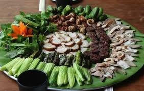 Cỗ lá của người Mường