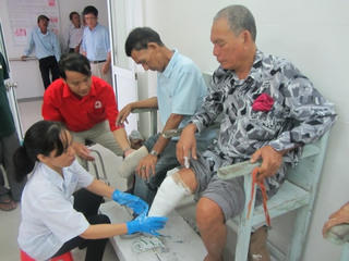 Bệnh viện Đà Nẵng hỗ trợ thương binh và người tàn tật ở Lào