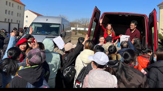 Nghĩa đồng bào trong vòng xoáy khủng hoảng Ukraine - Bài 4: 'Máu chảy ruột mềm'