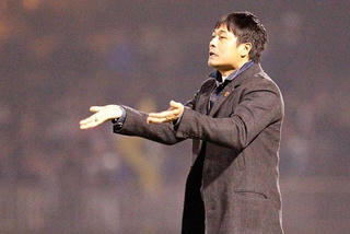 HLV Hữu Thắng chọn các trợ lý: Tính toán cẩn trọng