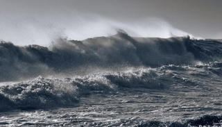 Xuất hiện vùng áp thấp trên Biển Đông, biển động tại Trường Sa