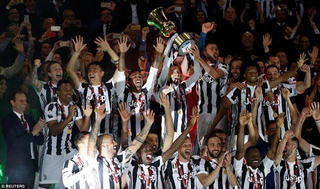 Vùi dập AC Milan, Juventus lần thứ tư liên tiếp giành Coppa Italia