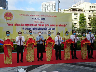 TP HCM khánh thành công viên Lam Sơn trước Nhà hát Thành phố