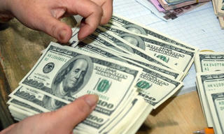 Nóng găm giữ ngoại tệ