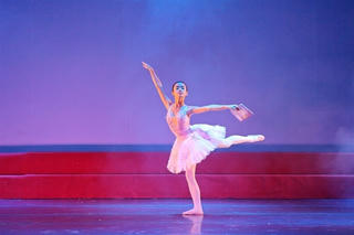 Học viện Múa Việt Nam cấp bằng tốt nghiệp THCS cho hơn 300 học sinh