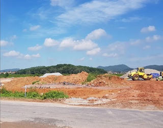 Chủ đầu tư san lấp mặt bằng trái phép, chính quyền cơ sở có ‘vô can’?