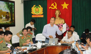 Vụ 'bán phở bị khởi tố': Tòa trả hồ sơ