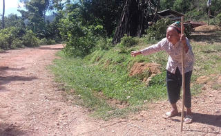 Mẹ liệt sĩ 90 tuổi hiến 5.000 m2 đất: Sống là để cho'