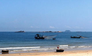 Gỡ neo thuyền, một ngư dân mất tích