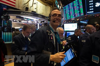 Thỏa thuận 'đình chiến' Mỹ-Trung 'xanh hóa' thị trường chứng khoán