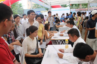 TP Hồ Chí Minh: Hoạt động dịch vụ hút lao động