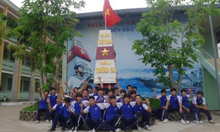 Xây mô hình cột mốc đảo Trường Sa để giáo dục học sinh