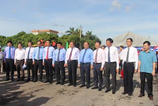 Thủ tướng Nguyễn Xuân Phúc dự lễ thông xe kỹ thuật cầu dây văng Nhật Lệ 2