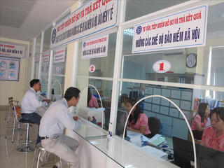 Thủ tục lòng vòng, sai sót kéo dài