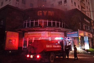 Cháy phòng tập gym, dân chung cư hoảng loạn