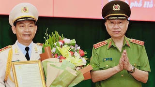 Phong hàm Thiếu tướng cho PGĐ Công an TP HCM Đinh Thanh Nhàn