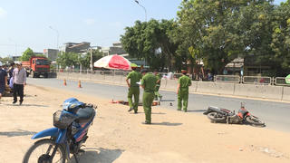 Xe tải chở dăm va chạm với xe máy, một người tử vong